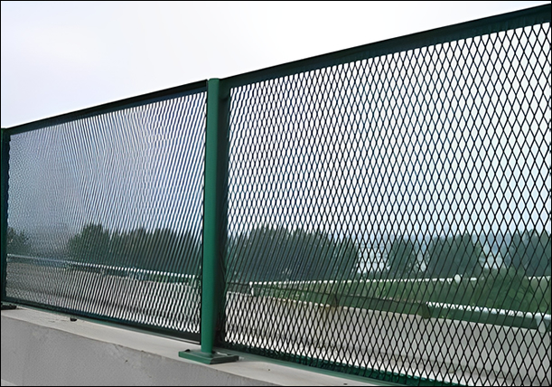 Expanded Metal Fences for Security, Galvanized and Powder Coated